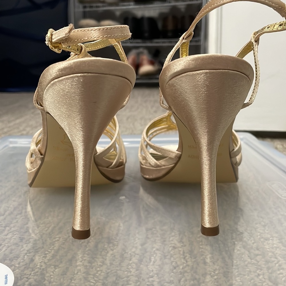 Gold heels - Picture 3 of 4